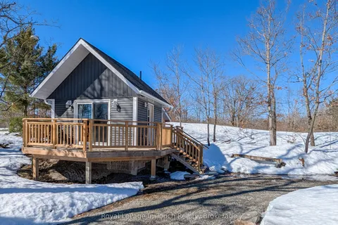 26 Macey Bay Road, Georgian Bay, ON L0K 1S0