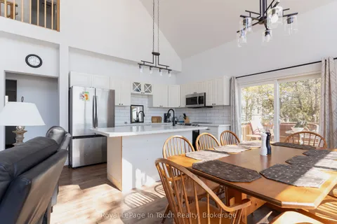 26 Macey Bay Road, Georgian Bay, ON L0K 1S0