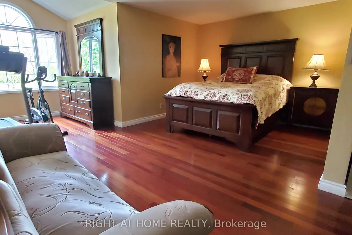 142 Windhurst Drive, Barrhaven, ON K2G 6K8