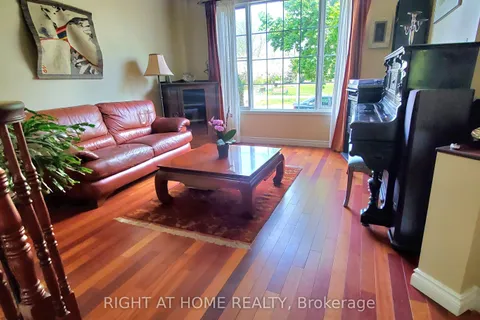 142 Windhurst Drive, Barrhaven, ON K2G 6K8