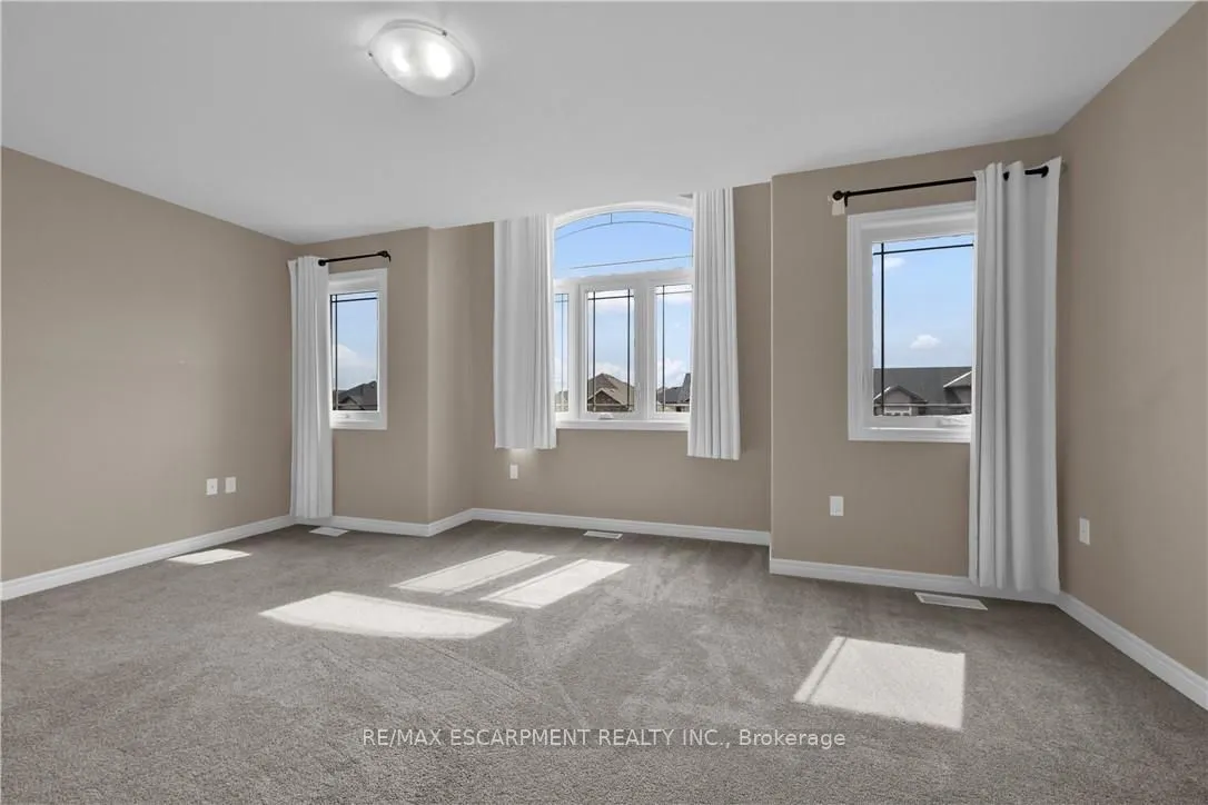 1224 UPPERS Lane, Thorold, ON L2V 0H1