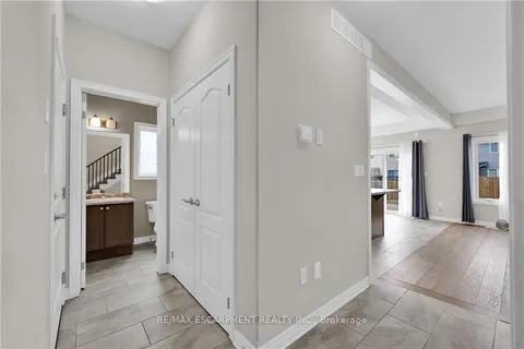 1224 UPPERS Lane, Thorold, ON L2V 0H1