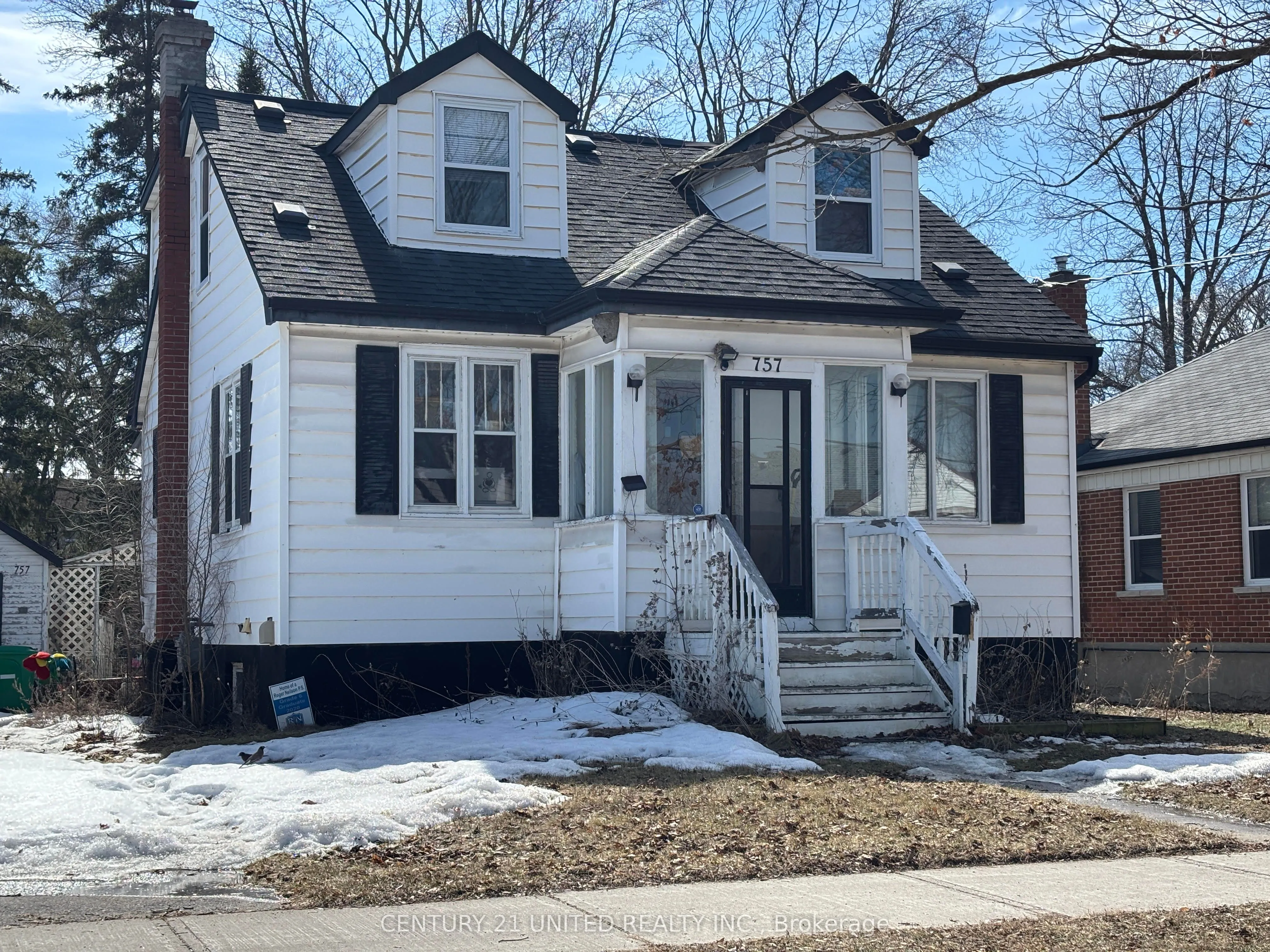 757 Cameron Street, Peterborough South, ON K9J 4A1