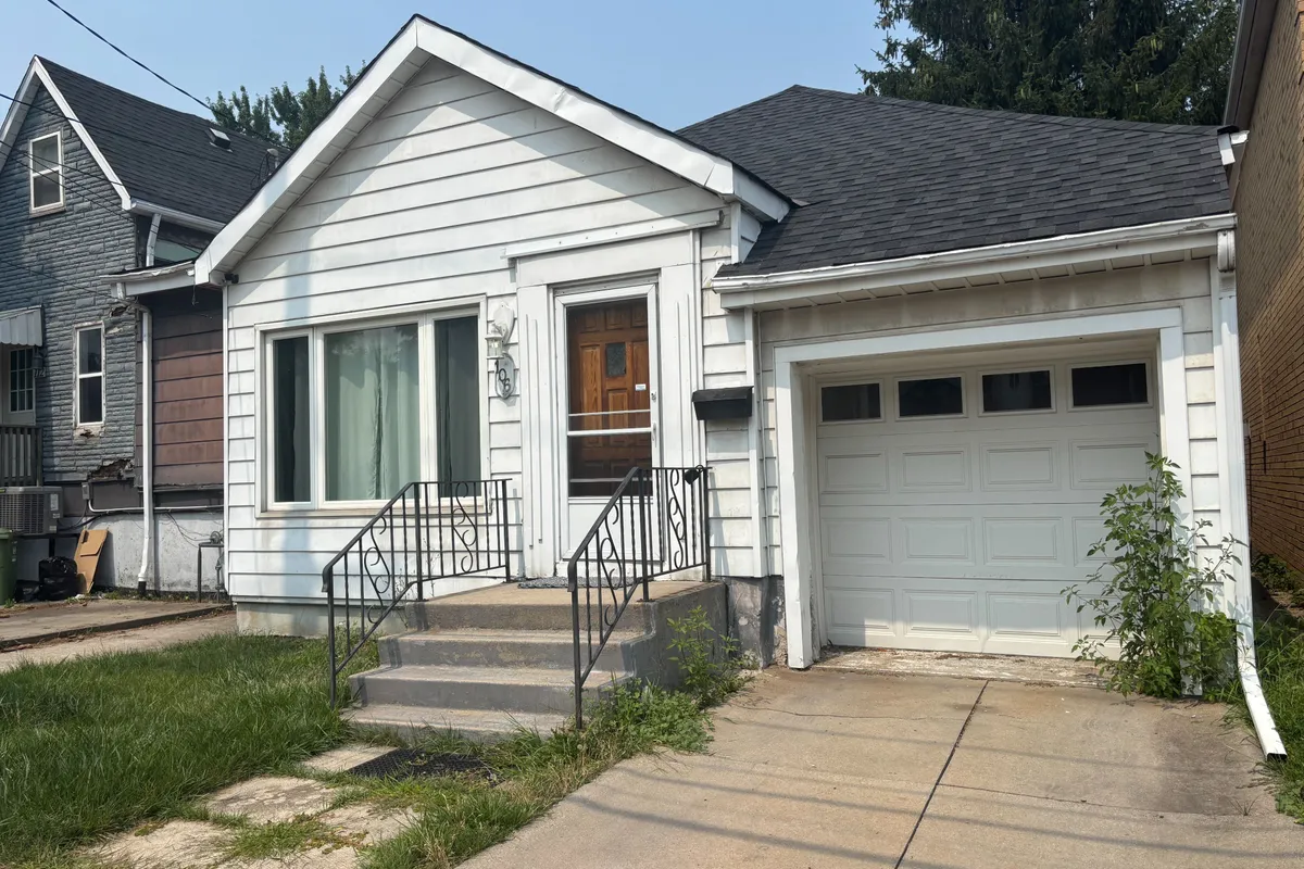 106 Whitney Avenue, Hamilton, ON L8S 2G5