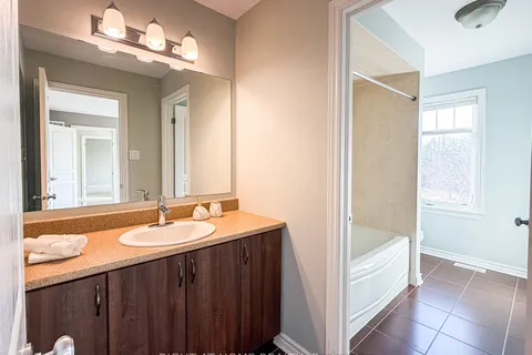 204 Cooks Mill Crescent, Blossom Park - Airport and Area, ON K1V 2N1