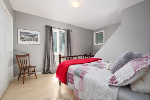 11 SHORELINE Drive, Northern Bruce Peninsula, ON N0H 1Z0