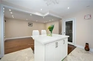 48 Larchwood Circle, Welland, ON L3C 6T2