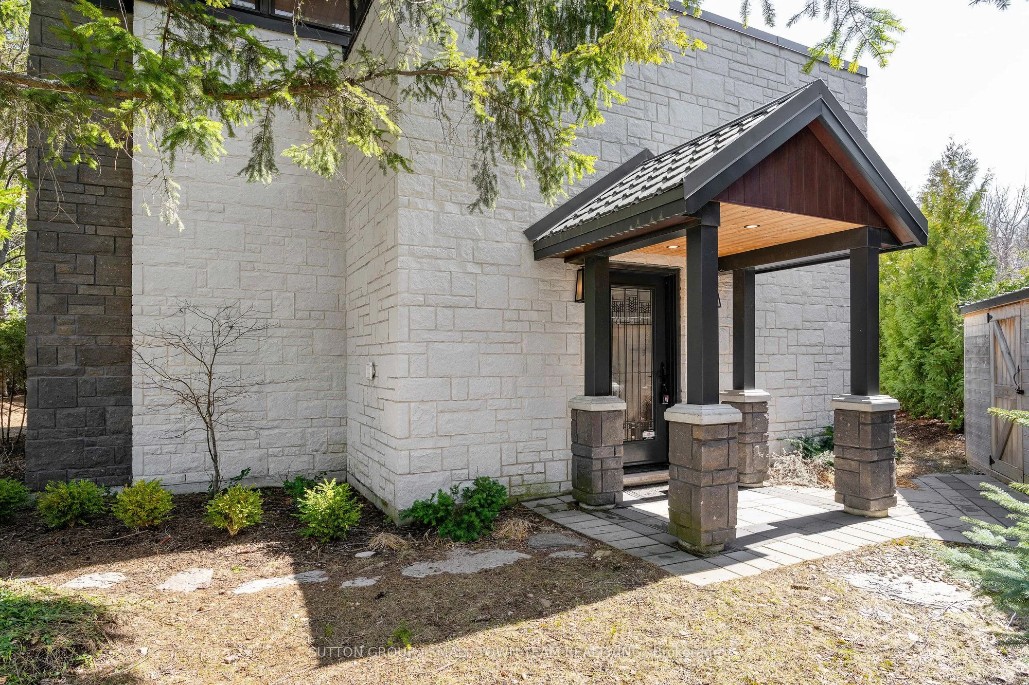 114 Lakeshore Road, Blue Mountains, ON L9Y 0S6