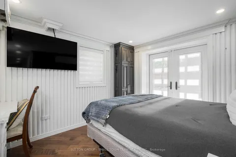114 Lakeshore Road, Blue Mountains, ON L9Y 0S6