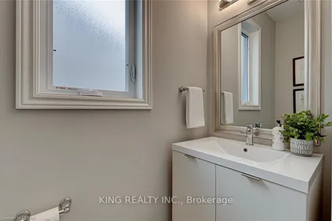 1671 Valhalla Street, ON N6G 5K5