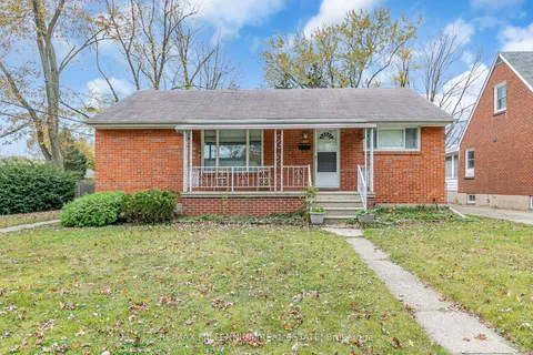 991 Parkview Avenue, Windsor, ON N8S 2X5