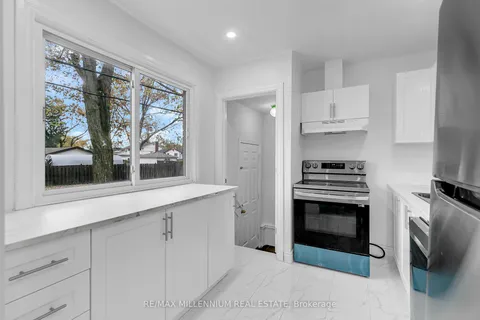 991 Parkview Avenue, Windsor, ON N8S 2X5