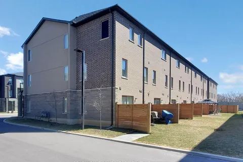 12 Raspberry Lane, Hamilton, ON L0R 1W0