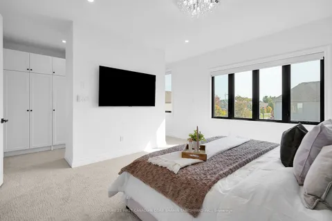 2467 Kains Road, ON N6K 0C1