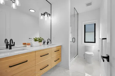 2467 Kains Road, ON N6K 0C1