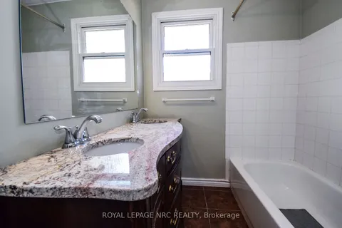 71 Quaker Road, Welland, ON L3C 7H3