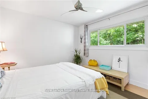 16 Fairview Boulevard, Guelph, ON N1G 1H4