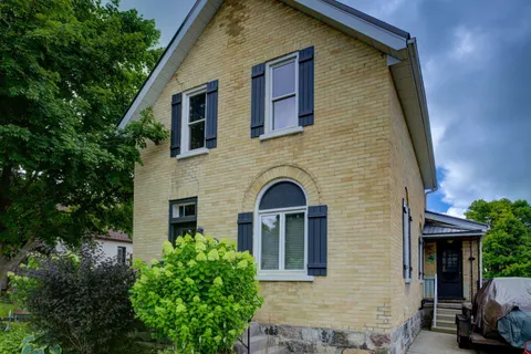 541 9th Street, Hanover, ON N4N 1M3