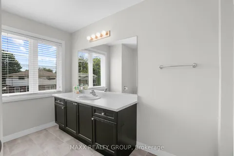 6733 Cropp Street, Niagara Falls, ON L2E 0B7