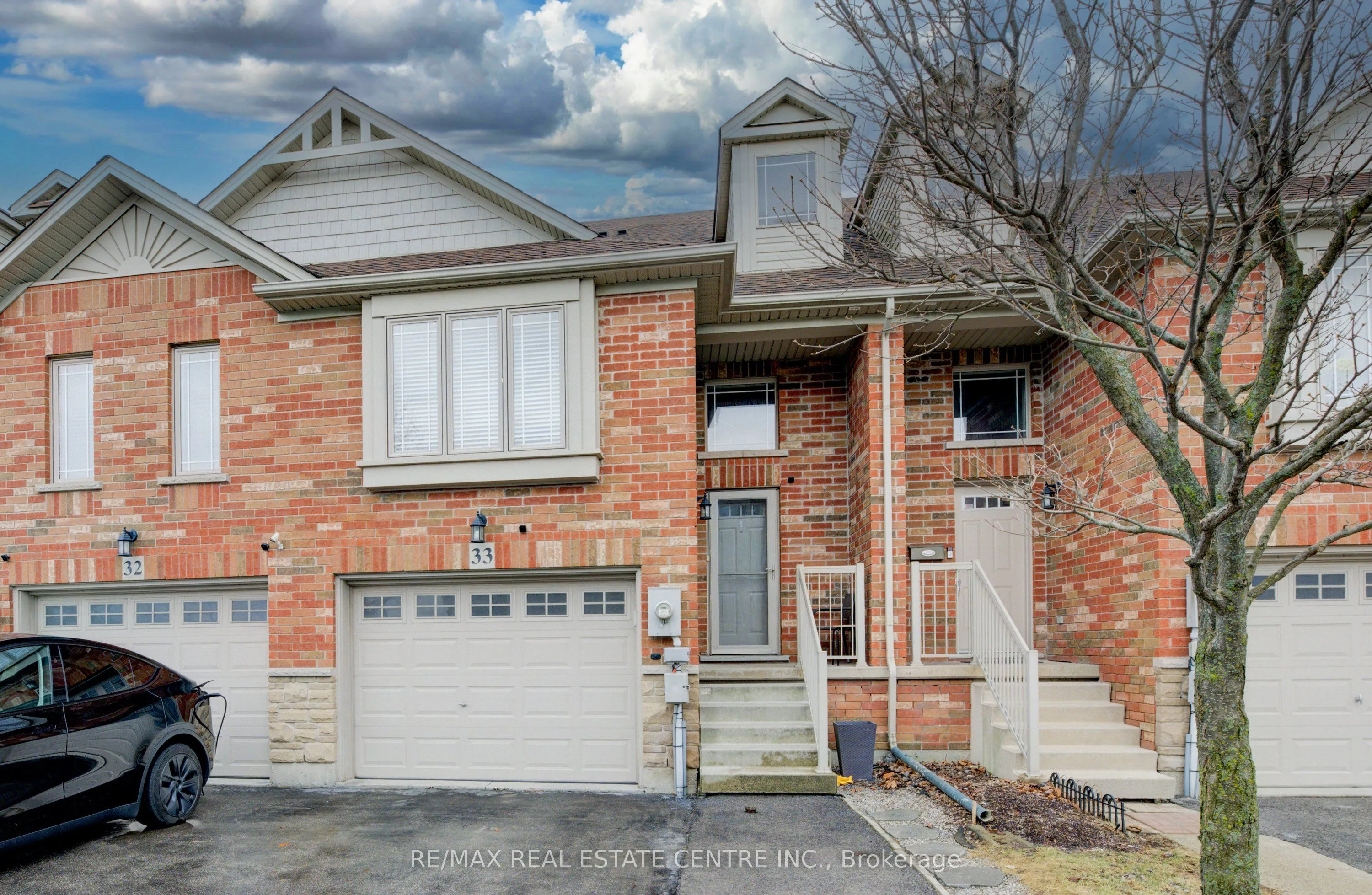 242 Upper Mount Albion Road, Hamilton, ON L8J 0B1