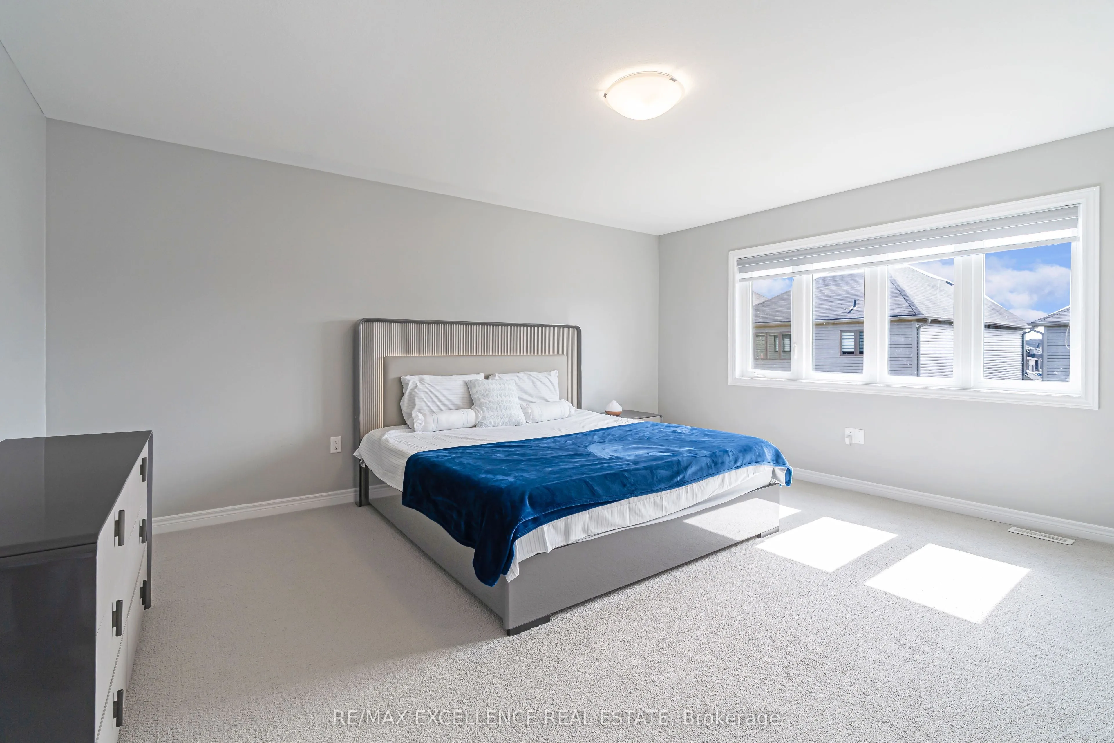 229 Longboat Run, Brantford, ON N3T 5L5
