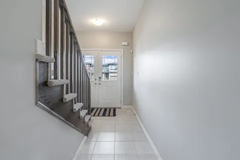 229 Longboat Run, Brantford, ON N3T 5L5