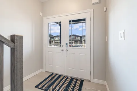 229 Longboat Run, Brantford, ON N3T 5L5