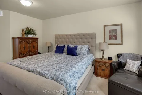 130 Dorchester Drive, Grimsby, ON L3M 1A8