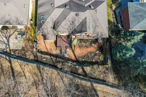130 Dorchester Drive, Grimsby, ON L3M 1A8