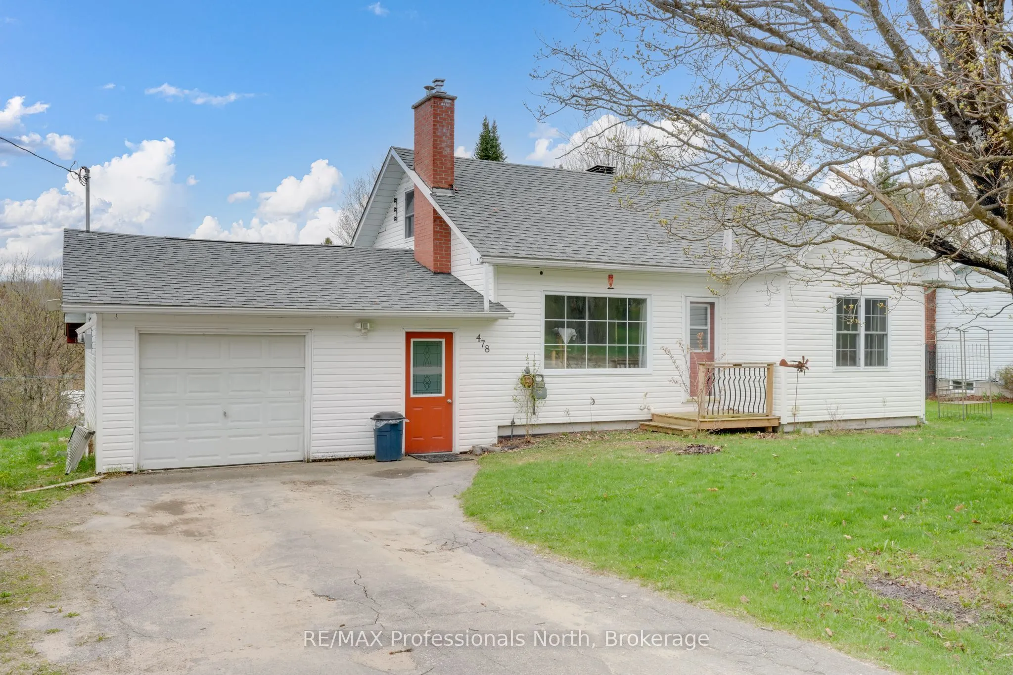478 High Street, Burk's Falls, ON P0A 1C0