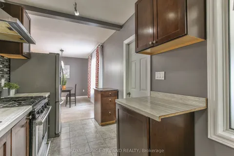 812 ADELAIDE Street, ON N5Y 2L9