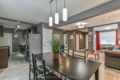 812 ADELAIDE Street, ON N5Y 2L9