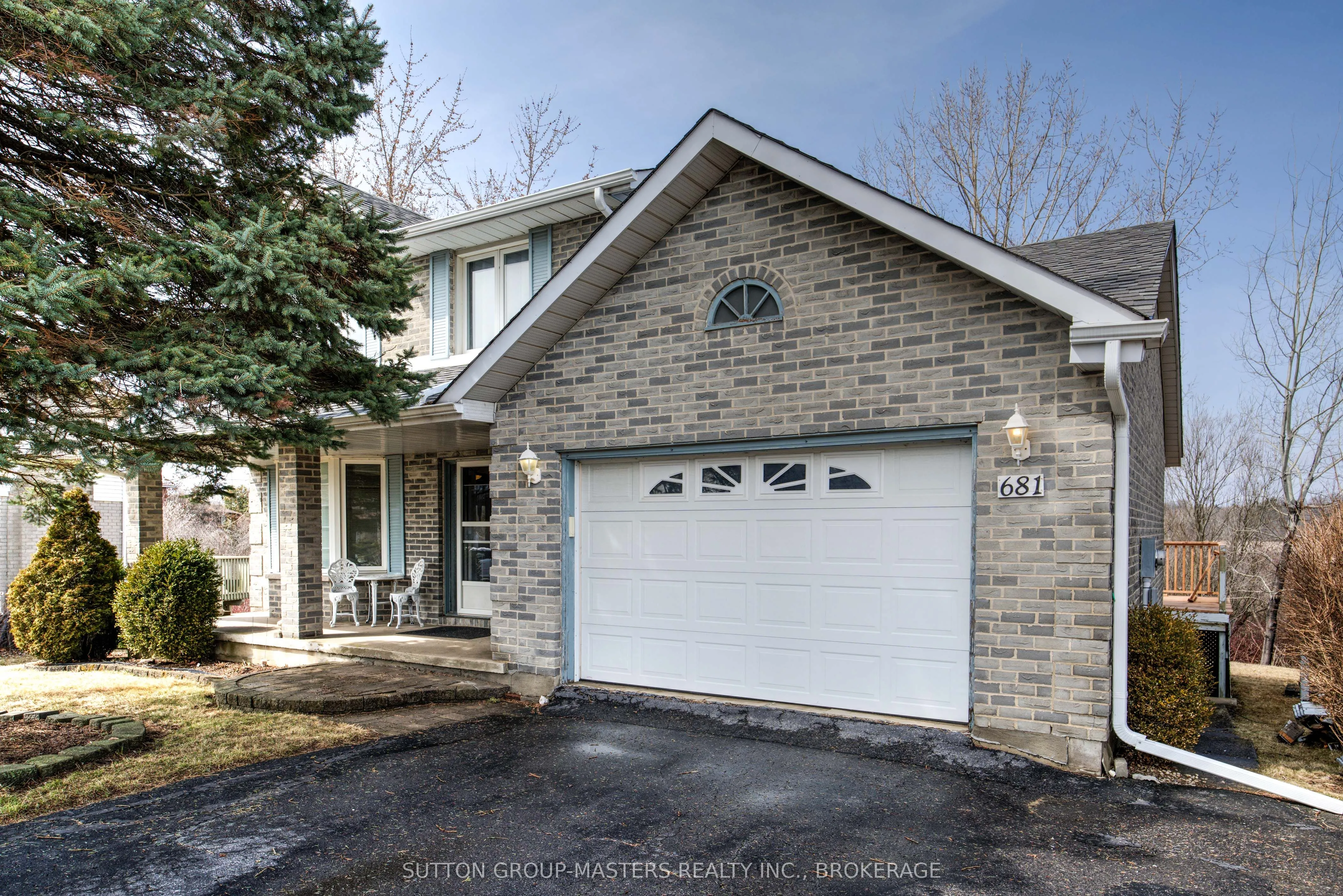 681 Rivermeade Avenue, Kingston, ON K7M 7Z7