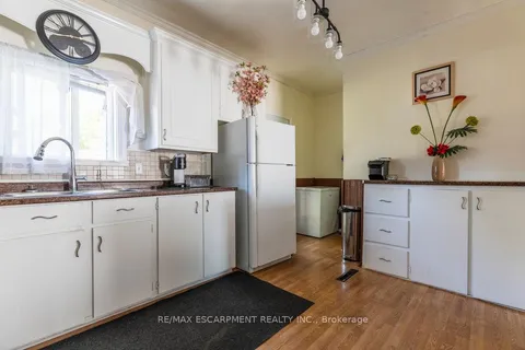 67 Beechwood Avenue, Hamilton, ON L8L 2S5