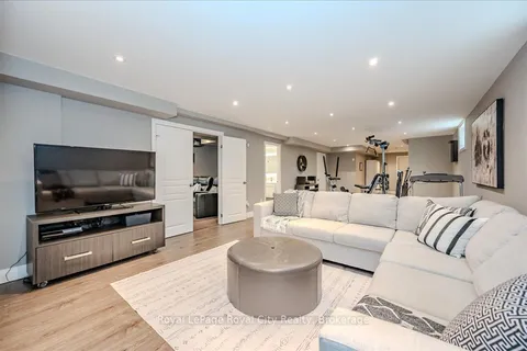 16 Hall Avenue, Guelph, ON N1L 0B3