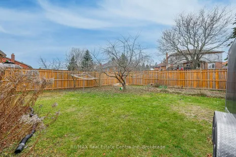 10 Kortright Road, Guelph, ON N1G 4C9