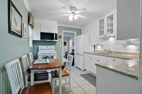 207 Gilmore Road, Fort Erie, ON L2A 2M2