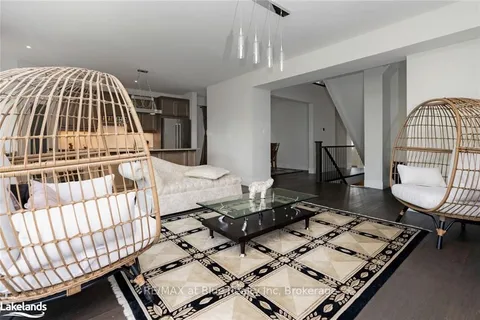 364 Yellow Birch Crescent, Blue Mountains, ON L9Y 0Y5