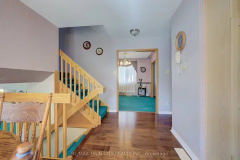 489 Northlake Drive, Waterloo, ON N2V 1V5