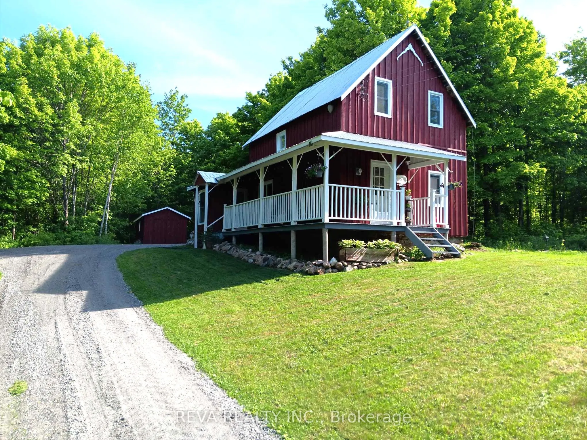 1476 Hillsview Road, Hastings Highlands, ON K0L 2R0