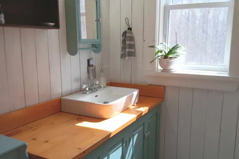 1476 Hillsview Road, Hastings Highlands, ON K0L 2R0