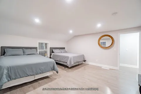 4733 River Road, Niagara Falls, ON L2E 3G3