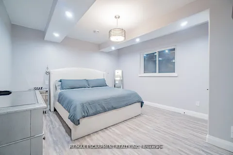 4733 River Road, Niagara Falls, ON L2E 3G3