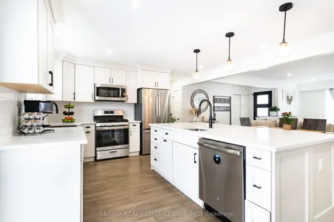 242 Mountain Road, Grimsby, ON L3M 4E7