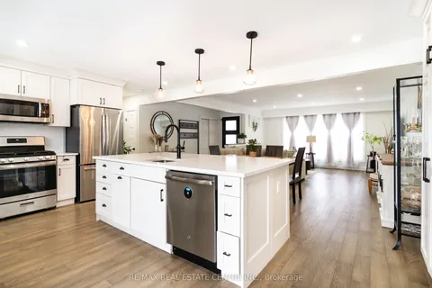242 Mountain Road, Grimsby, ON L3M 4E7