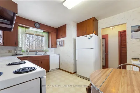 12 Harbourview Road, Wainfleet, ON L3K 5V4