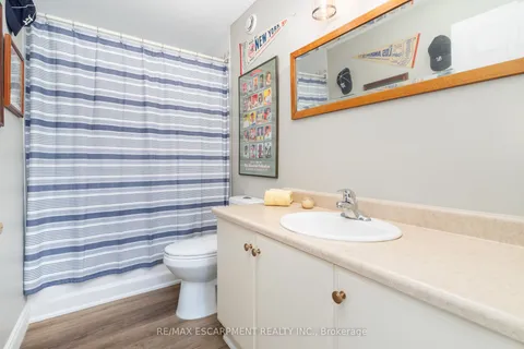 105 Glenariff Drive, Hamilton, ON L8B 1A5