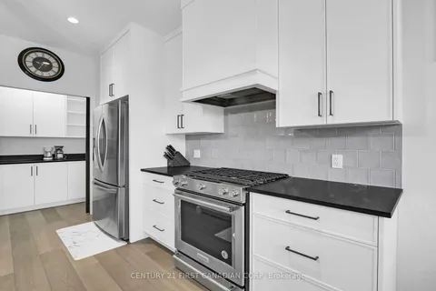 1543 Moe Norman Place, ON N6K 5R5