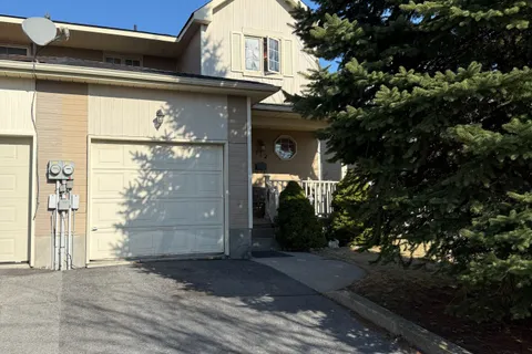 772 Littlestone Crescent, Kingston, ON K7M 8L8
