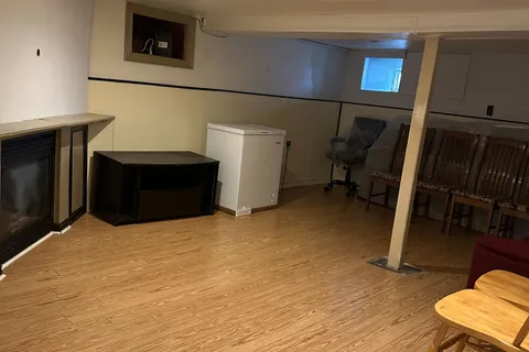 21 Oak Avenue, Hamilton, ON L8L 5M7